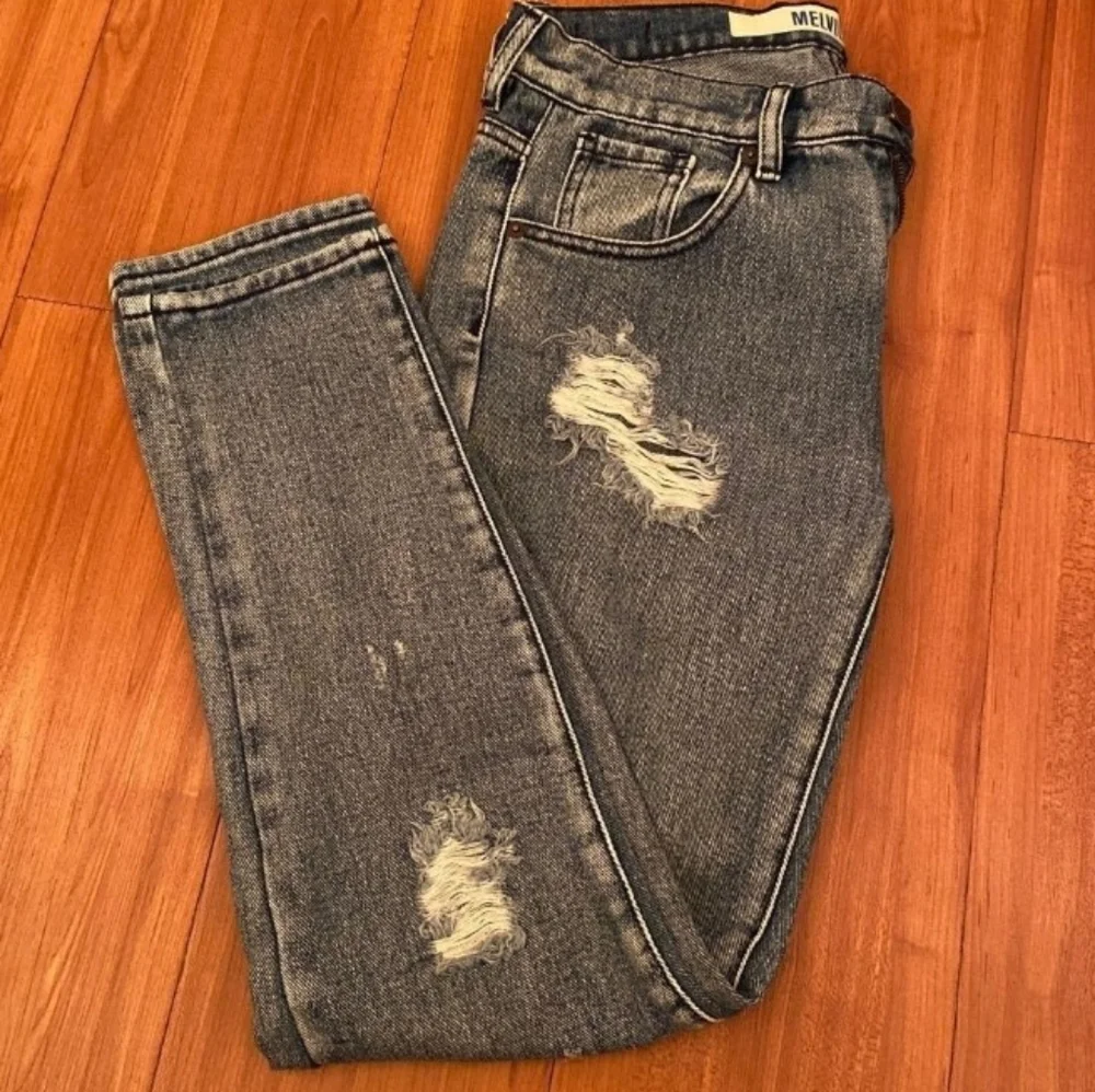 BRANDY MELVILLE DISTRESSED BOYFRIEND JEANS 25" - Picture 2 of 2